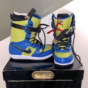 Size 11 Nike Zoom Force 1. Worn three times. Very comfortable.